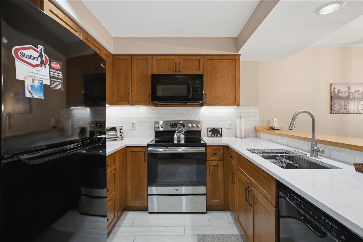 776 Stratton Mountain Road, Unit 1102 Stratton, VT 05155 - Photo 4 of 12 Gallery Image 4