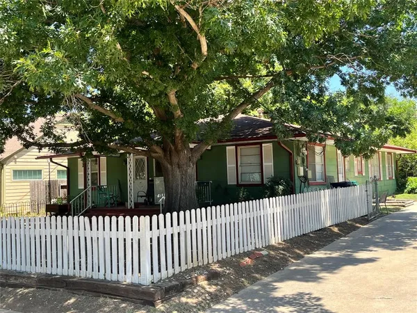 $1,450 | 414 Marietta Street, Denton, TX 76201