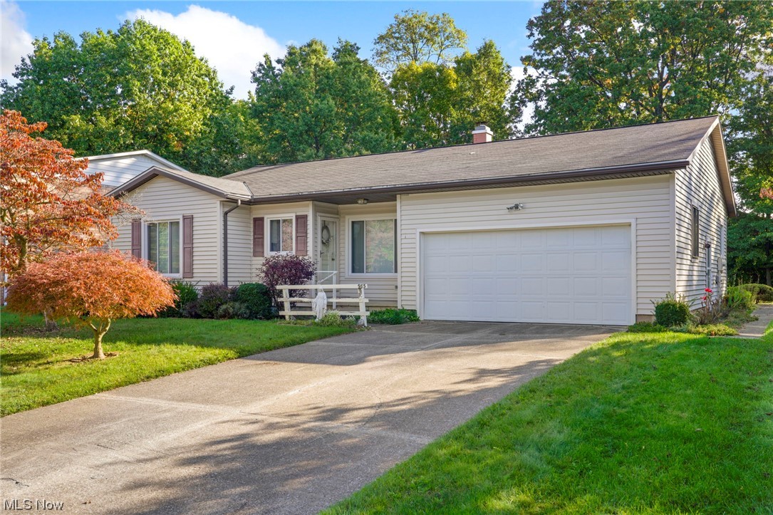 985 Clark Road Wadsworth, OH 44281 - Photo 1 of 28 Single story home with a front lawn and a garage