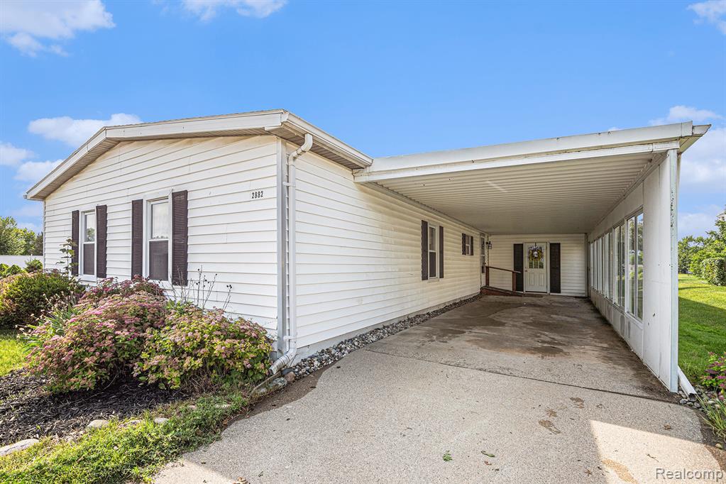 2882 Skylark Street Rochester Hills, MI 48309 - Photo 1 of 16