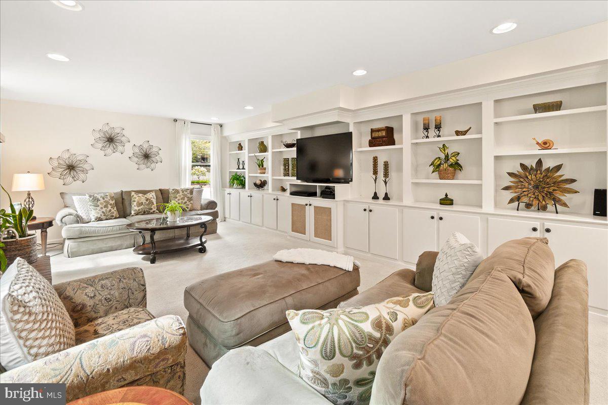 2428 Cobblestone Way Frederick, MD 21702 - Photo 22 of 83 Custom Built-ins