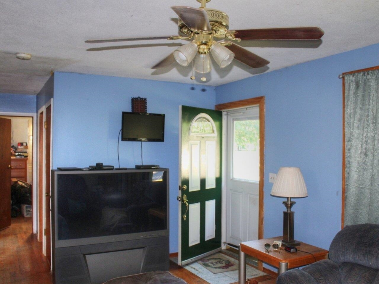 25 Randy Lane Burlington, VT 05408 - Photo 3 of 9