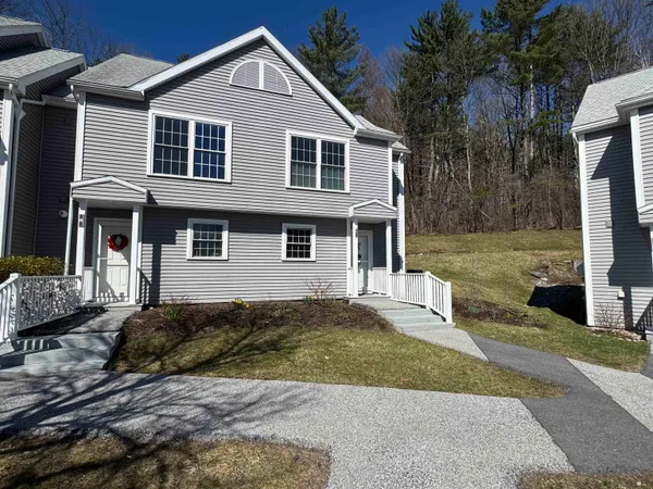 $2,500 | 158 Riverside Townhouses Road, Unit 7, Manchester, VT 05255