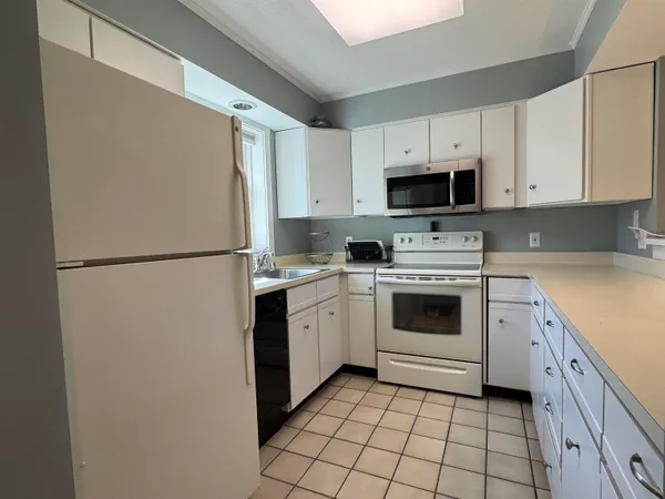 $2,500 | 158 Riverside Townhouses Road, Unit 7, Manchester, VT 05255