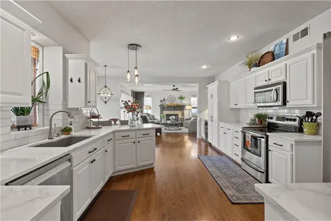 $570,000 | 12721 Grandview Street, Overland Park, KS 66213