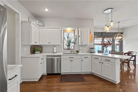 $570,000 | 12721 Grandview Street, Overland Park, KS 66213