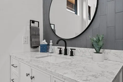 $1,448,900 | 910 Tillery Street, Austin, TX 78702