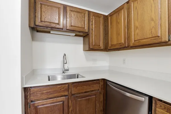 $225,000 | 8 Chapel Hill Drive, Unit 2, Plymouth, MA 02360