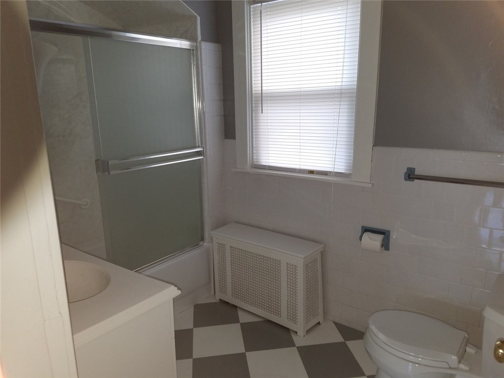 91 Calaman Road Cranston, RI 02910 - Photo 4 of 11