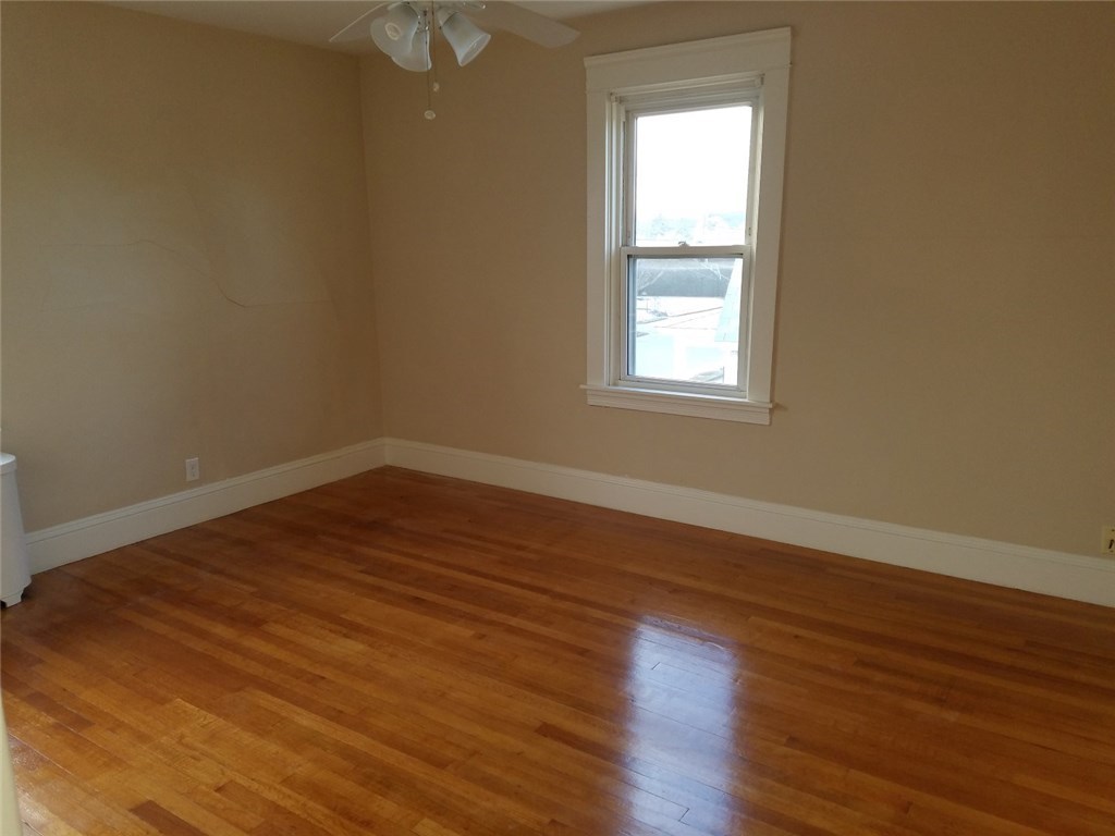 91 Calaman Road Cranston, RI 02910 - Photo 5 of 11