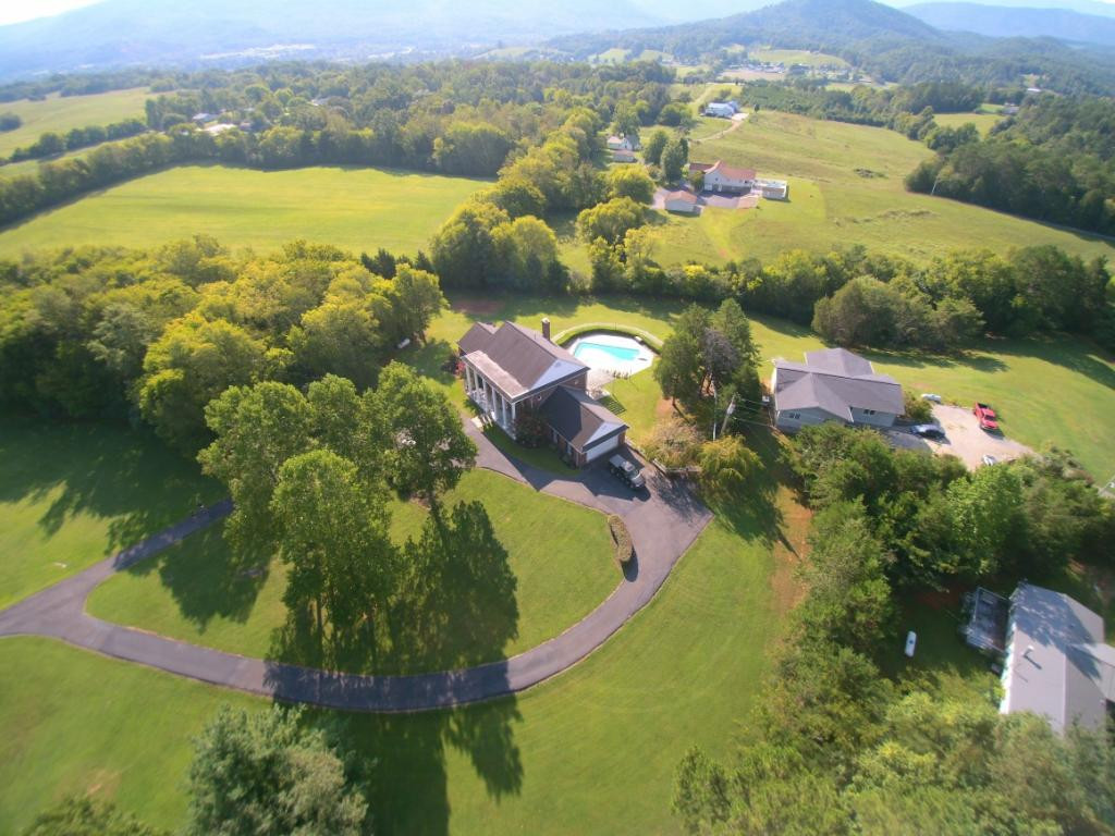 135 7 Peaks Road Newport, TN 37821 - Photo 32 of 32 Photo 36