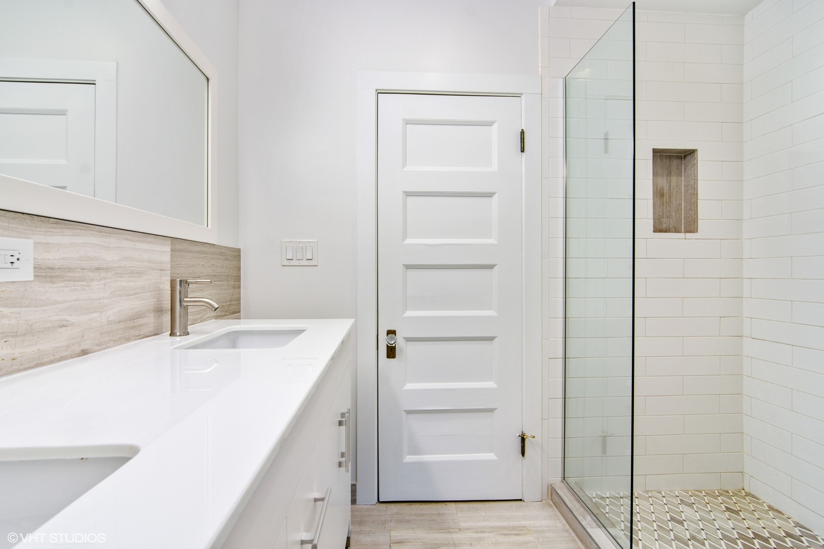 628 Abbotsford Road Kenilworth, IL 60043 - Photo 34 of 48 a bathroom with a sink a toilet and shower