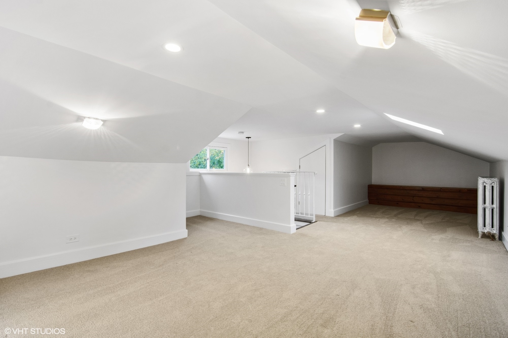 628 Abbotsford Road Kenilworth, IL 60043 - Photo 37 of 48 a view of an empty room