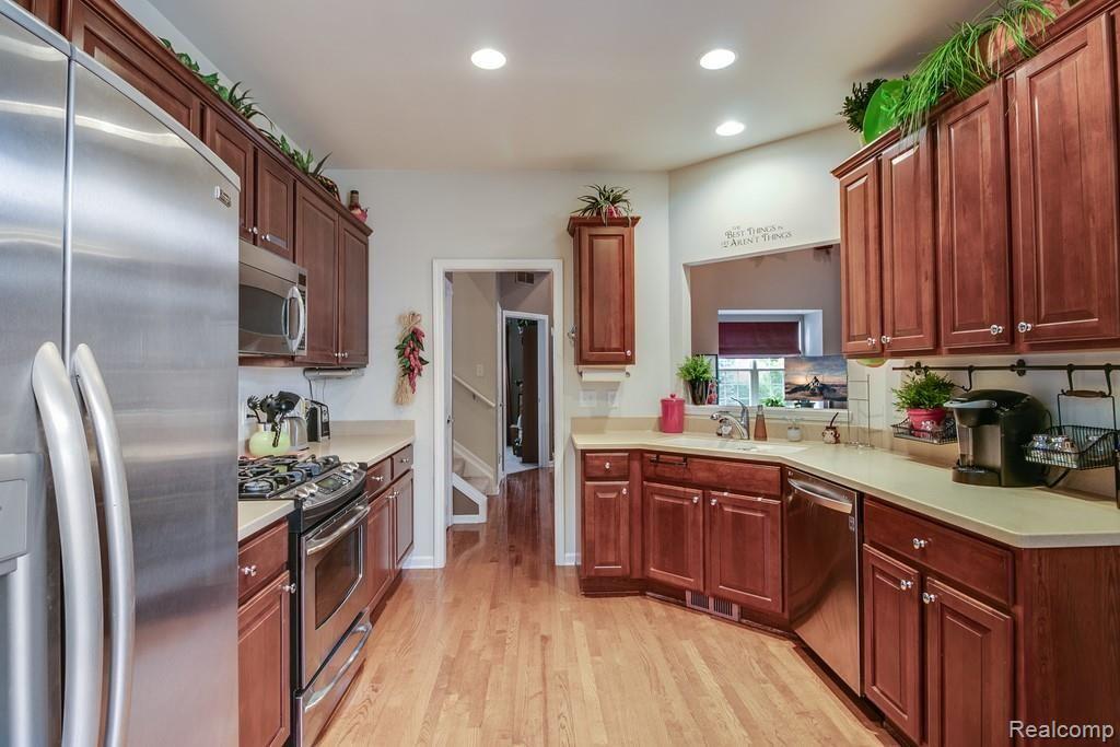 2155 Vanderbilt Road Canton, MI 48188 - Photo 5 of 48 IMG_0036.jpg
