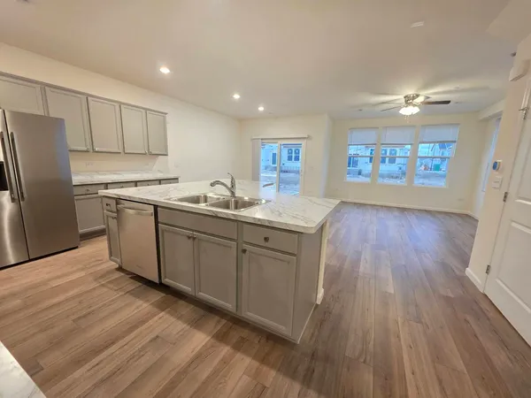 $3,100 | 2272 Horseshoe Circle, Unit 9004, Naperville, IL 60564