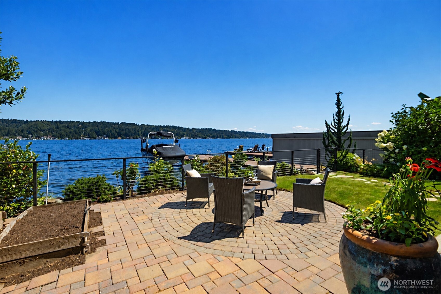 11754 Riviera Place Northeast Seattle, WA 98125 - Photo 7 of 28 Gallery Image 7