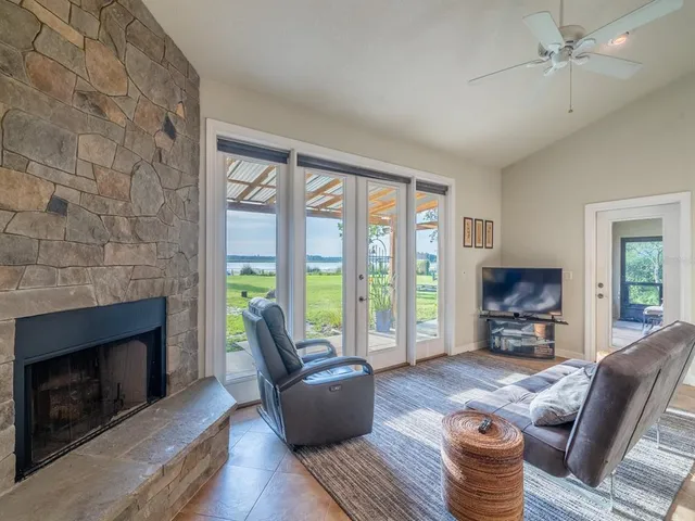 $685,000 | 25212 East Highway 316, Salt Springs, FL 32134