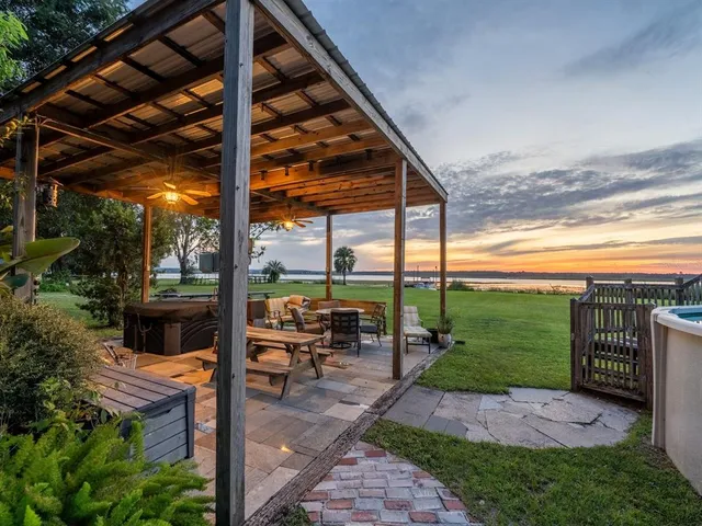 $685,000 | 25212 East Highway 316, Salt Springs, FL 32134