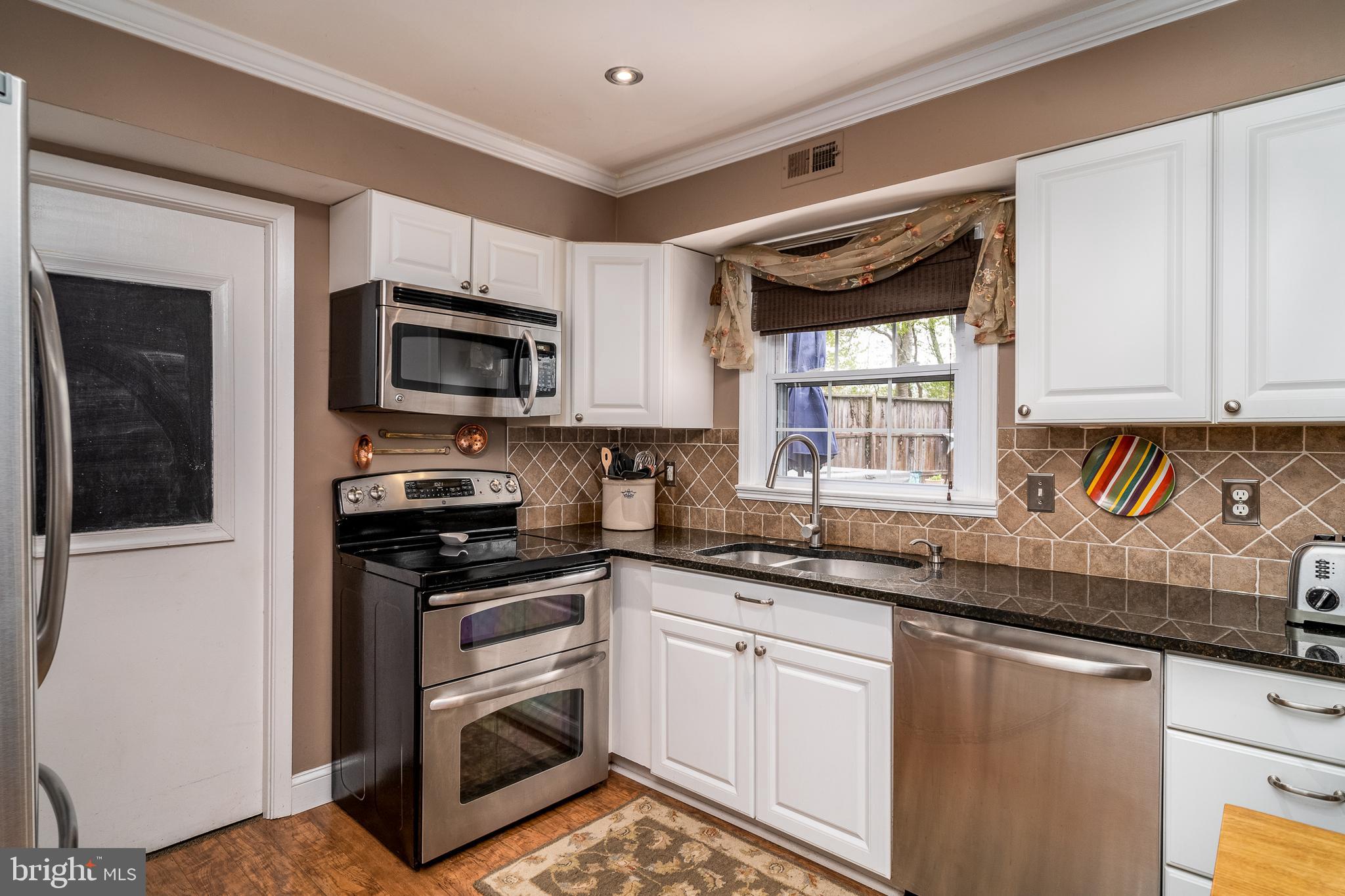 4911 Ridgeview Lane Bowie, MD 20715 - Photo 13 of 35 Kitchen