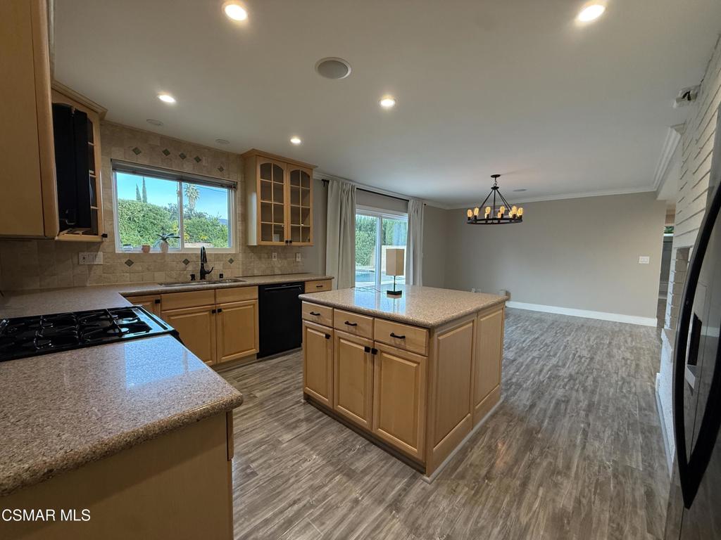 3446 Travis Avenue Simi Valley, CA 93063 - Photo 18 of 36