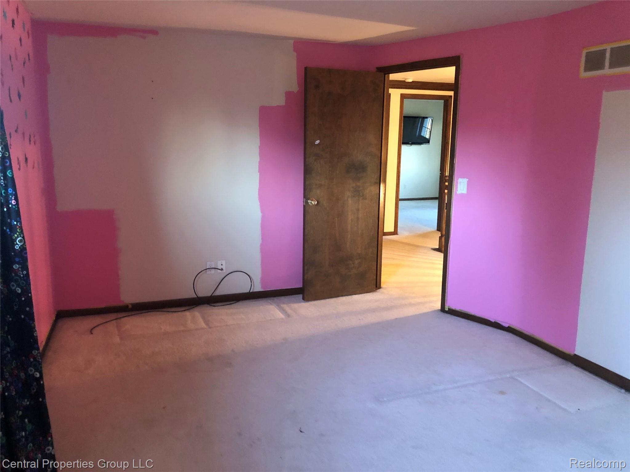 1944 North Kilburn Road Rochester, MI 48306 - Photo 41 of 62 2020-03-10 19.00