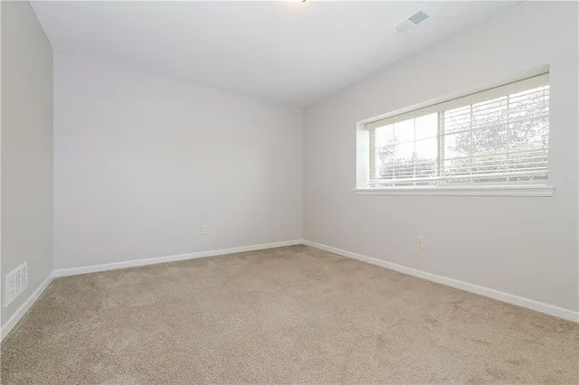 $2,350 | 427 Sunflower Drive, Raymore, MO 64083