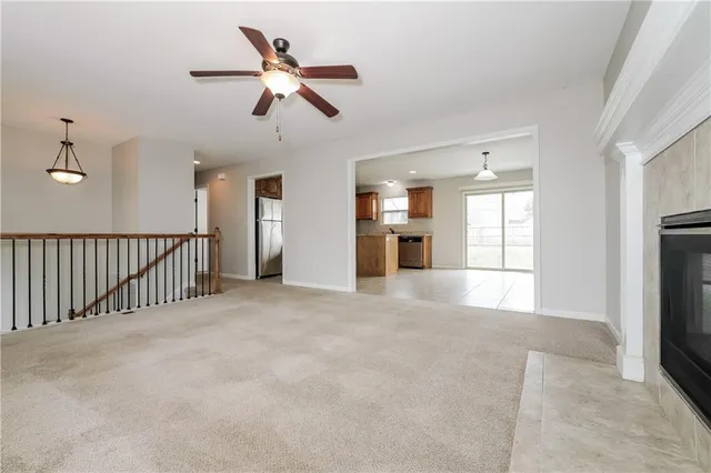 $2,350 | 427 Sunflower Drive, Raymore, MO 64083