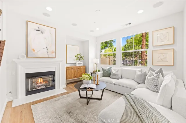 $1,198,000 | 74 Trailing Vine, Irvine, CA 92602