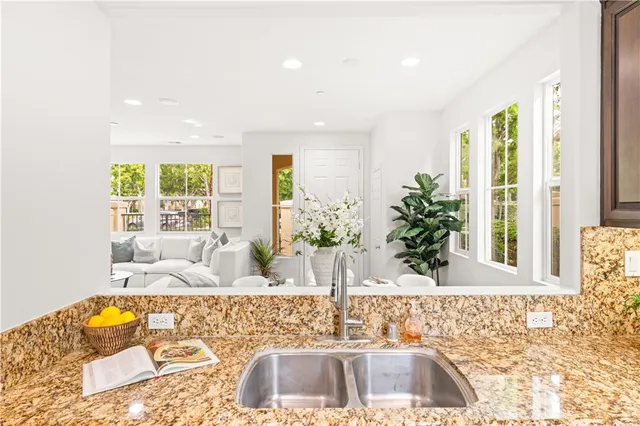 $1,198,000 | 74 Trailing Vine, Irvine, CA 92602