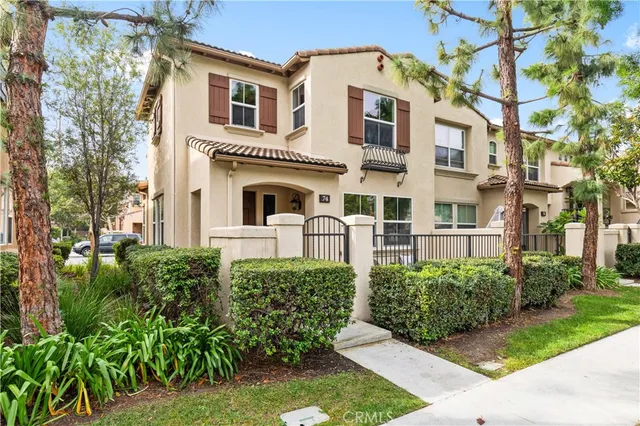 $1,198,000 | 74 Trailing Vine, Irvine, CA 92602