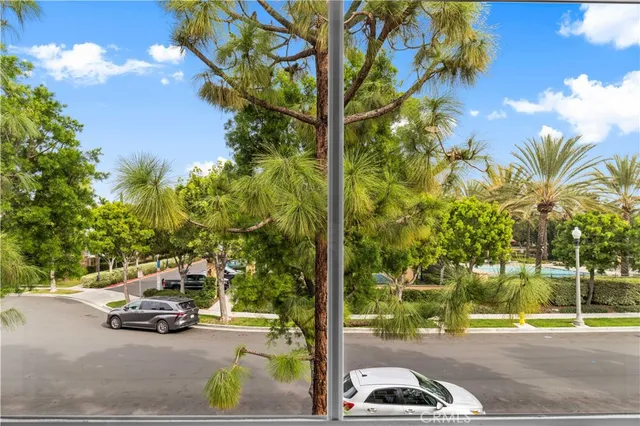 $1,198,000 | 74 Trailing Vine, Irvine, CA 92602