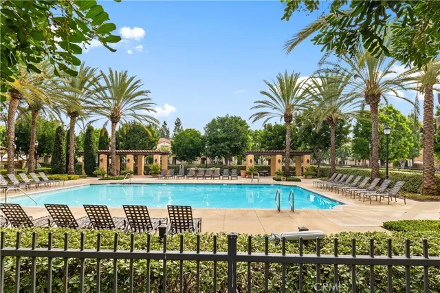 $1,198,000 | 74 Trailing Vine, Irvine, CA 92602