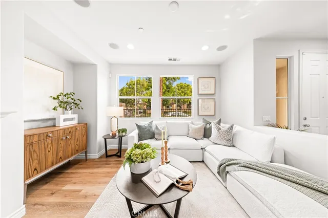 $1,198,000 | 74 Trailing Vine, Irvine, CA 92602