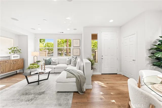 $1,198,000 | 74 Trailing Vine, Irvine, CA 92602