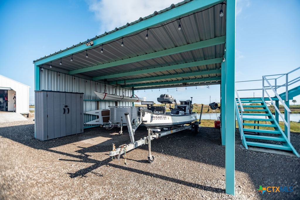 305 Zimmerman Road Port Lavaca, TX 77979 - Photo 13 of 33 a view of a patio with wooden fence