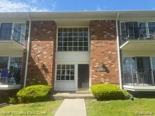 $1,700 | 433 North Fox Hills Drive, Unit 5, Bloomfield Hills, MI 48304