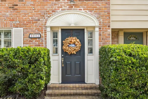 $352,000 | 5842 Doliver Drive, Unit 47, Houston, TX 77057