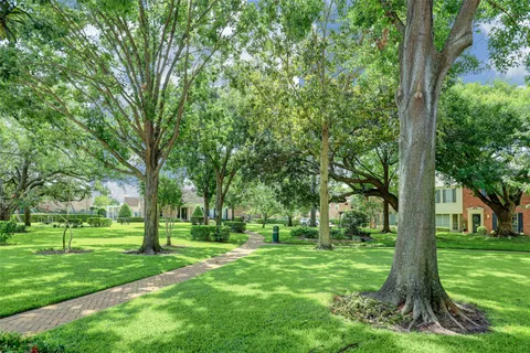 $352,000 | 5842 Doliver Drive, Unit 47, Houston, TX 77057