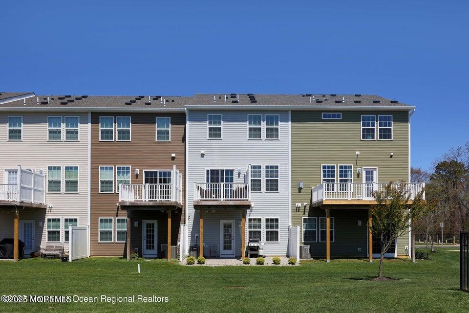 153 Waypoint Drive Eatontown, NJ 07724 - Photo 36 of 43 20220502195440125444000000-o