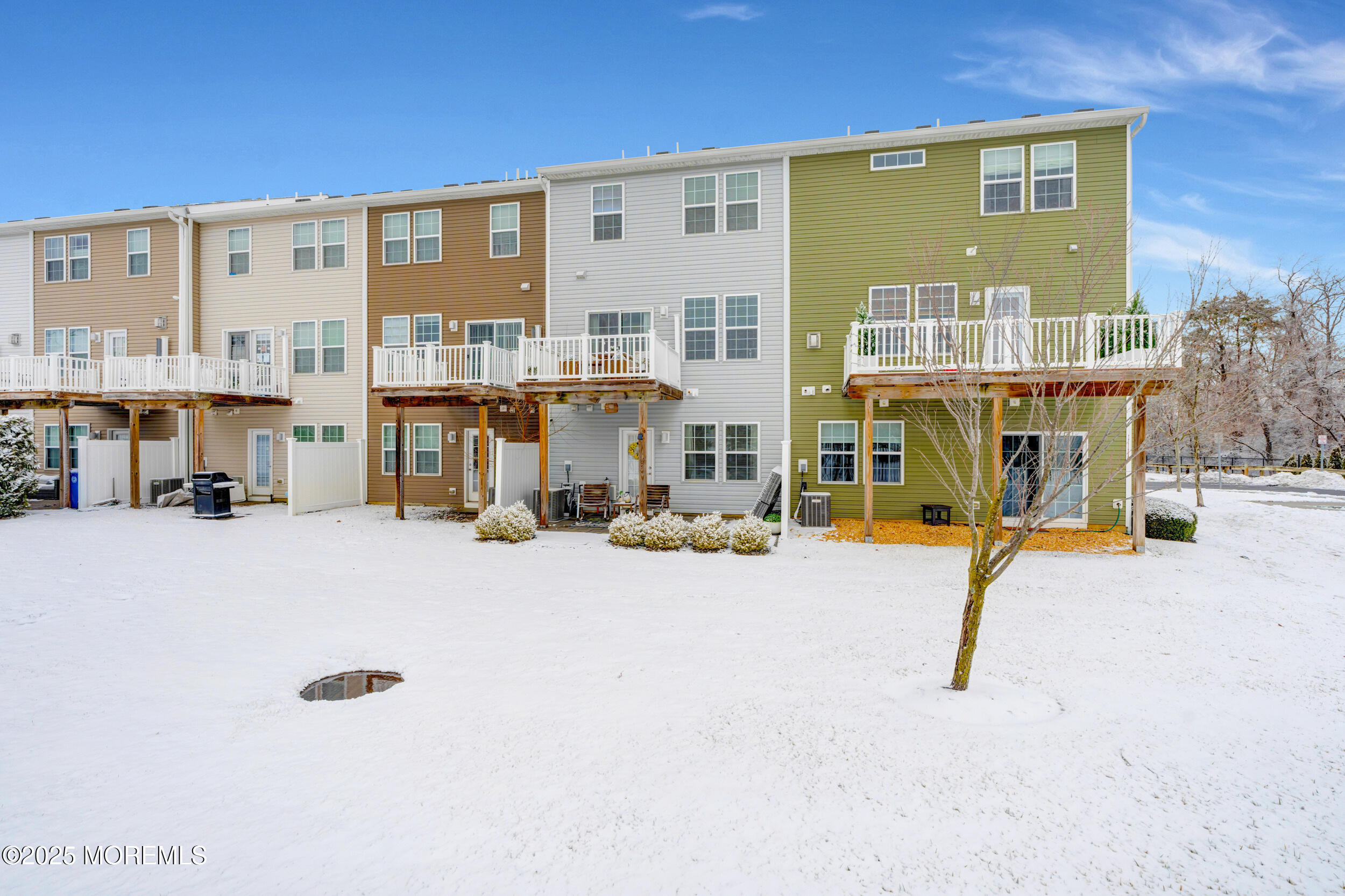 153 Waypoint Drive Eatontown, NJ 07724 - Photo 37 of 43 039