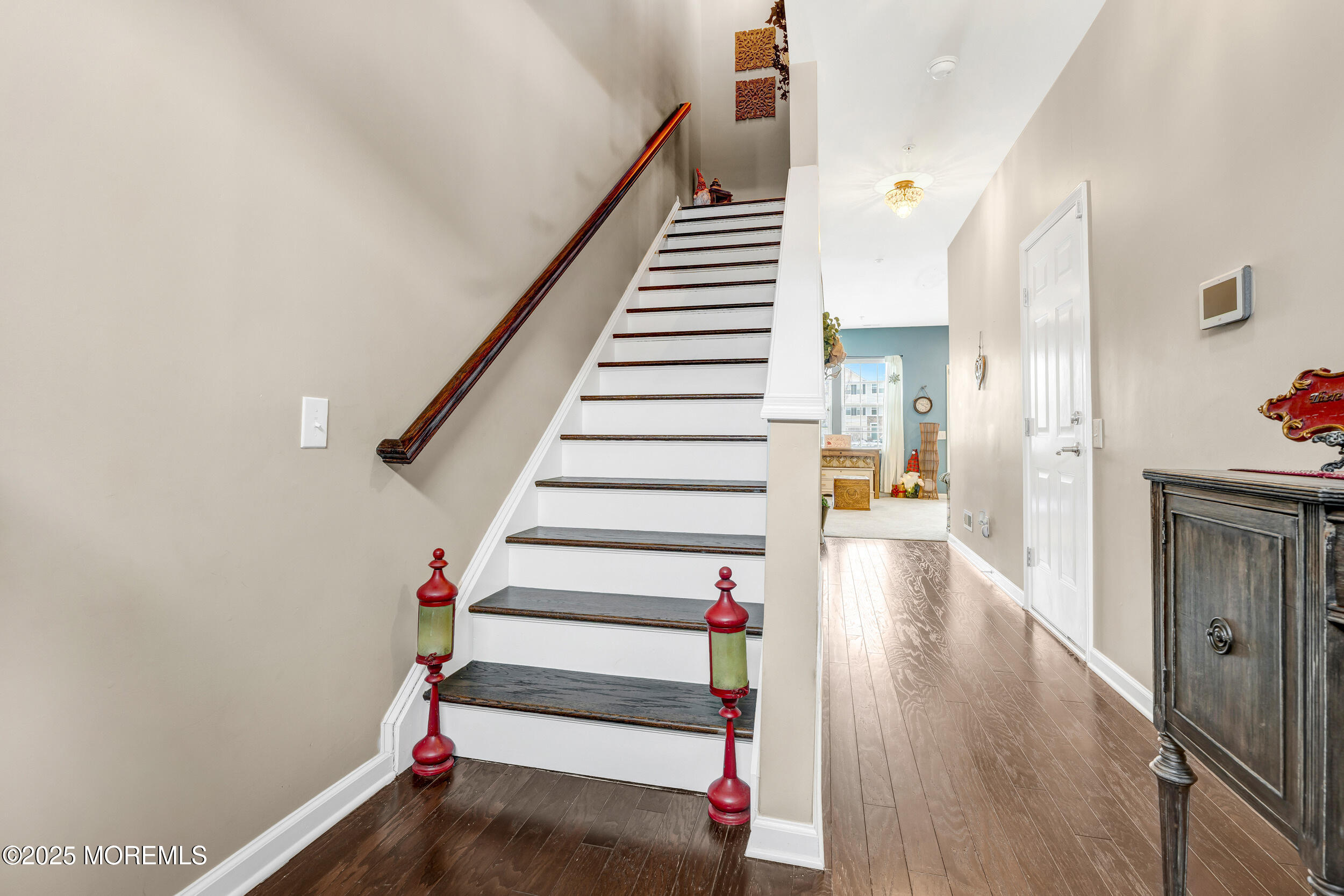 153 Waypoint Drive Eatontown, NJ 07724 - Photo 6 of 43 008