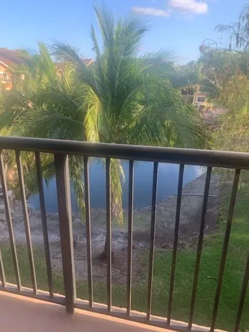 $2,350 | 8891 Wiles Road, Unit 308, Coral Springs, FL 33067