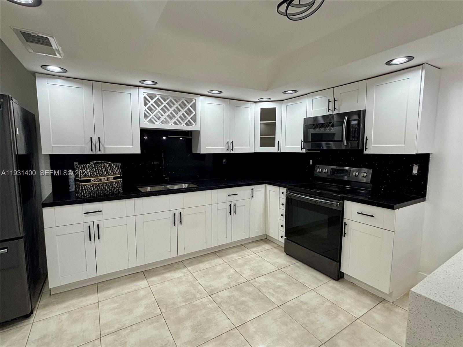 8561 Claridge Drive Miramar, FL 33025 - Photo 13 of 38