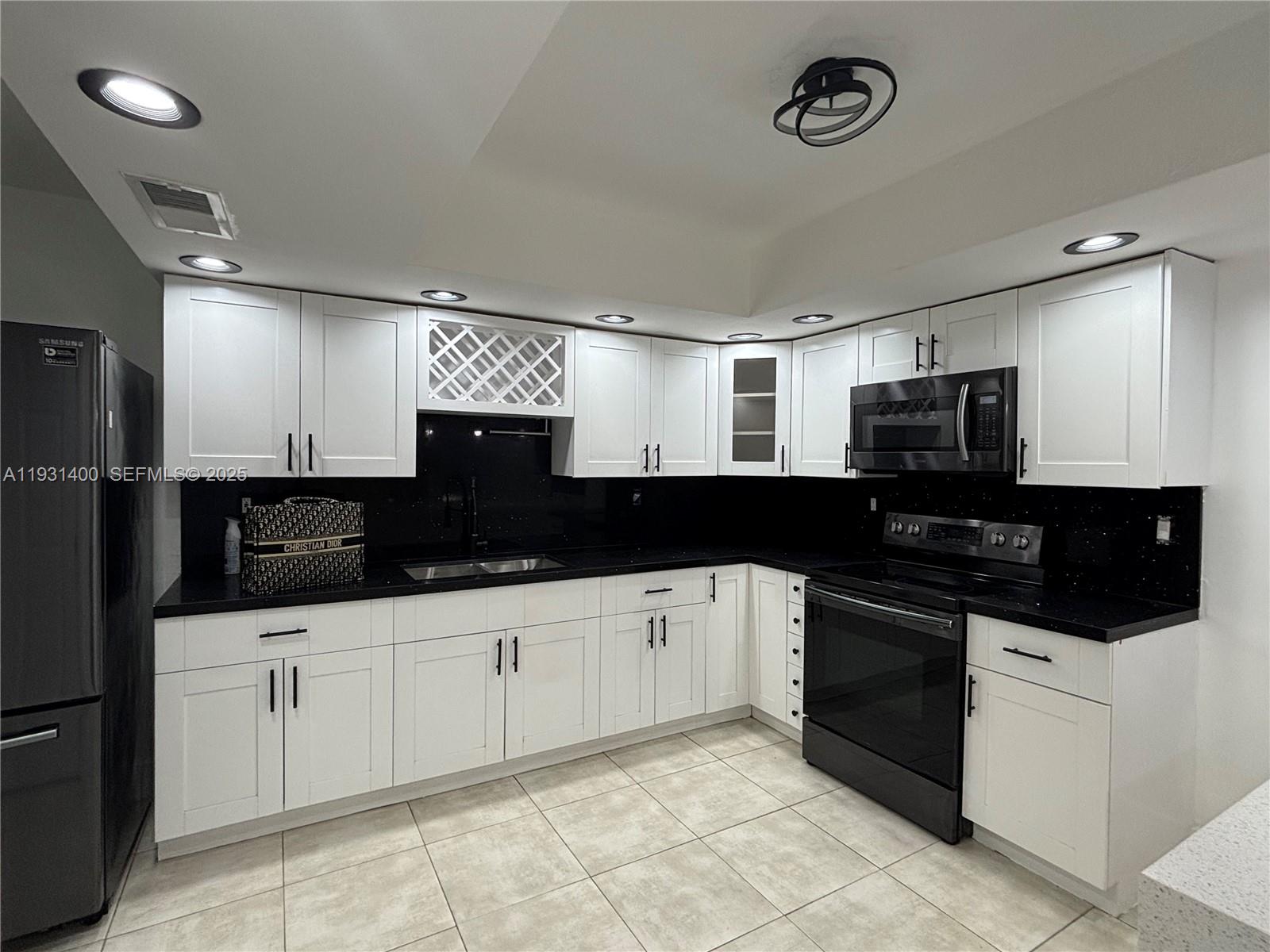 8561 Claridge Drive Miramar, FL 33025 - Photo 14 of 38