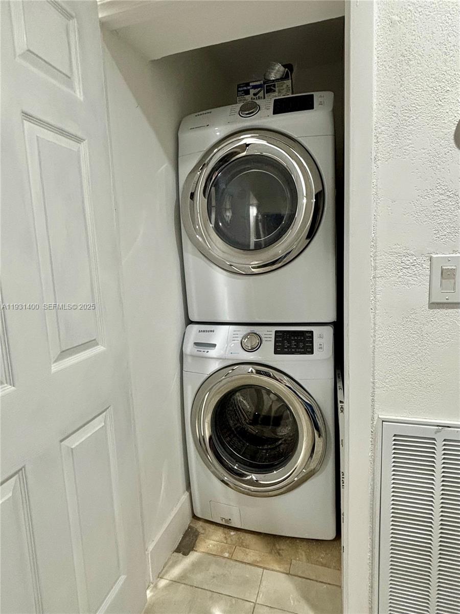 8561 Claridge Drive Miramar, FL 33025 - Photo 18 of 38