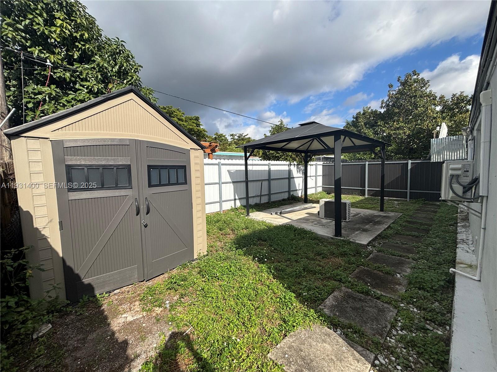 8561 Claridge Drive Miramar, FL 33025 - Photo 37 of 38