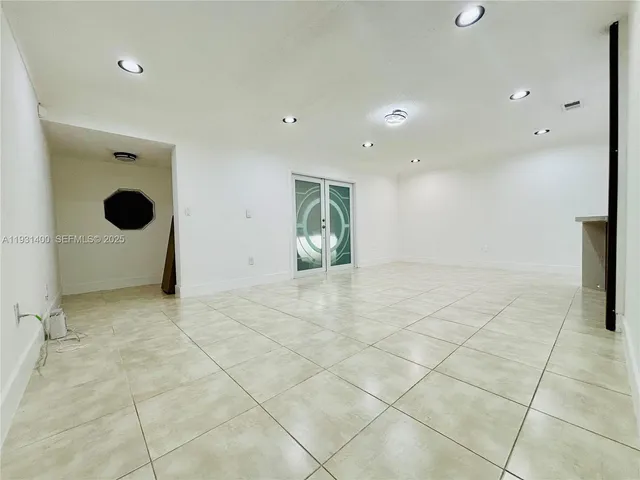 $2,900 | 8561 Claridge Drive, Miramar, FL 33025