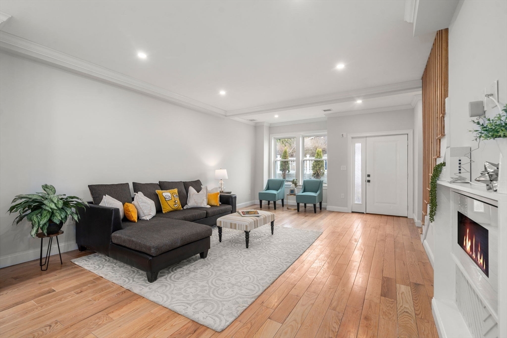 54 Indiana Terrace, Unit 54 Newton, MA 02464 - Photo 3 of 22