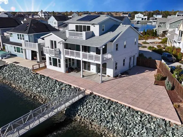 $1,749,000 | 290-290 Waterside Place, Bethel Island, CA 94511