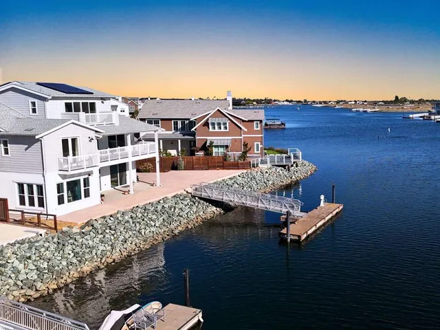 $1,749,000 | 290-290 Waterside Place, Bethel Island, CA 94511